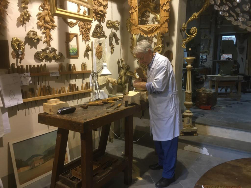 Intaglio legno a Lucca