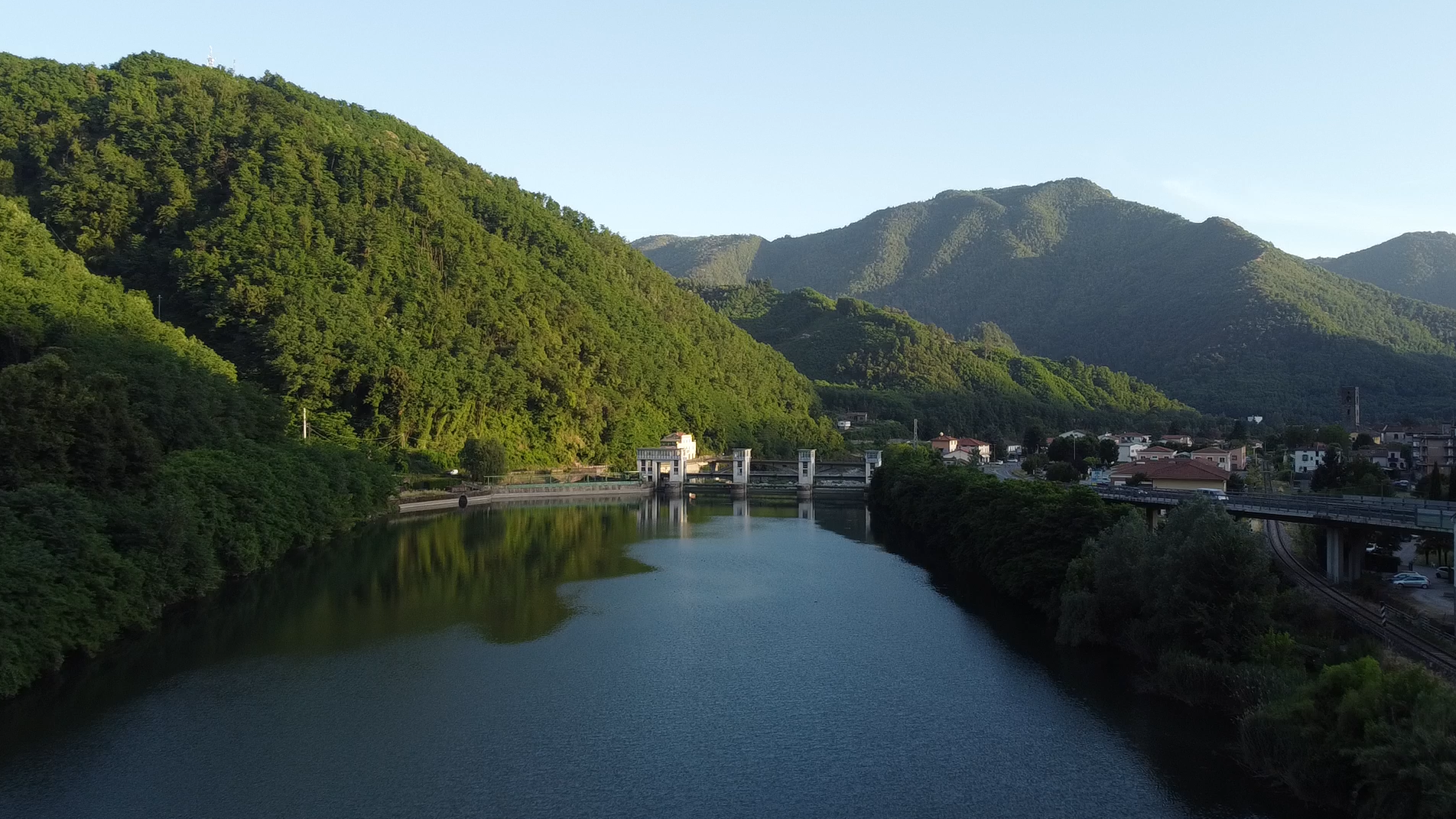 Diga sul fiume Serchio